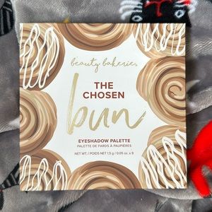 Beauty Bakerie The Chosen Bun eyeshadow palette